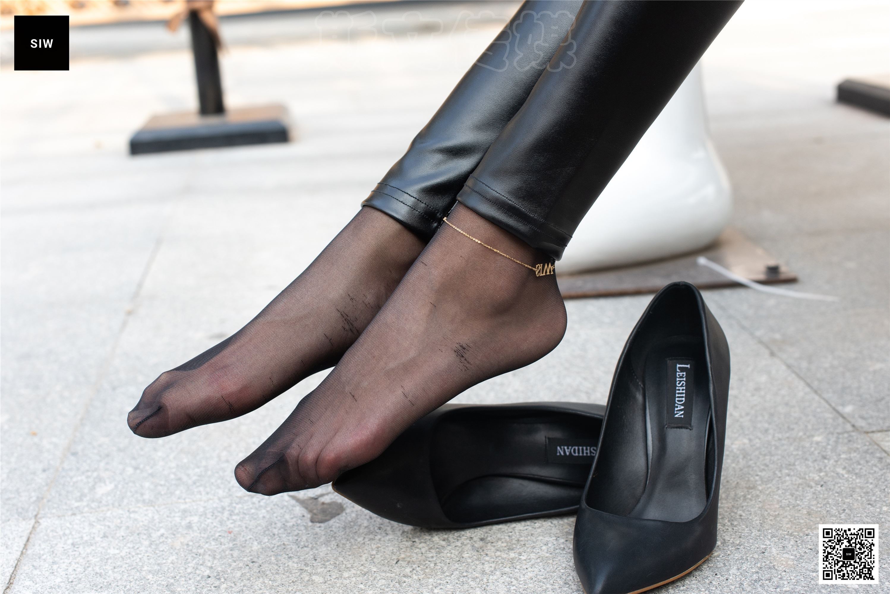 SIW斯文传媒 054 2019秋冬时尚性感紧身保暖加绒皮裤 - 蓉儿